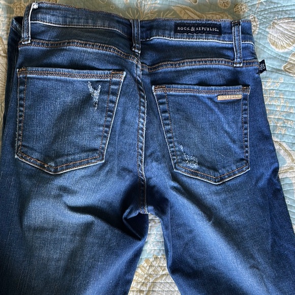 Rock & Republic Distressed Blue Jeans - Picture 5 of 5